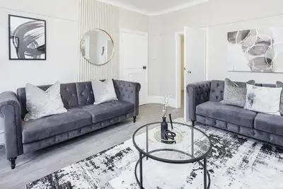 Image de 2 bed modern apartment by luxiety stays