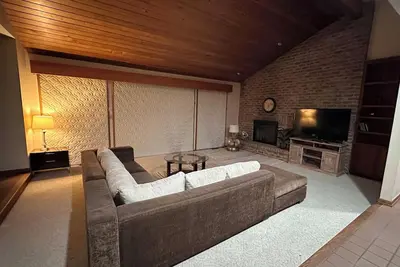 Image de Charming 3-bedrooms house/resort-like with Firepit and Deck.