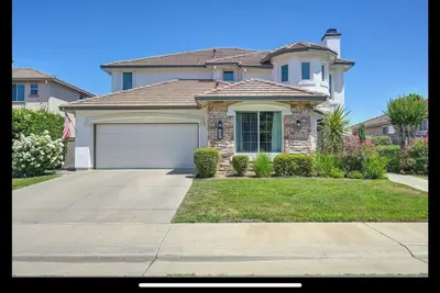 Image de Spacious 4-bedroom house in lovely Rancho Cordova Anatolia-WiFi, clubhouse