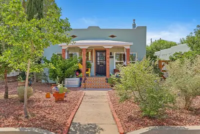 Image de Pet friendly! Great backyard, firepit & near Dt, Nmsu, & Mesilla