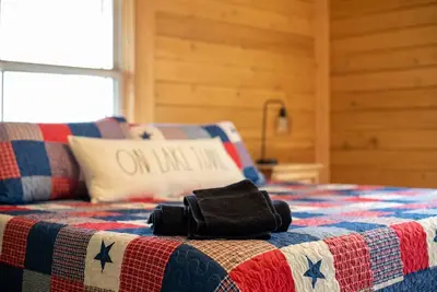 Image de Monkey Island Lodge - 4b/2ba Log Cabin - Lake View