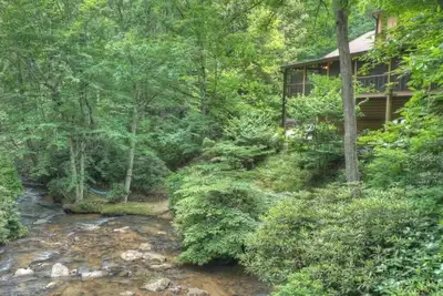Image de At Water's Edge | Hot Tub | Fish From Cabin | Secluded