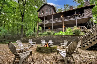 Image de Stokes Haven | Pet Friendly | Hot Tub | Creek |