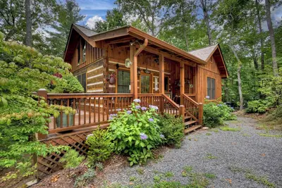 Image de Bunny's Bungalow | Pet Friendly | Hot Tub | Grill