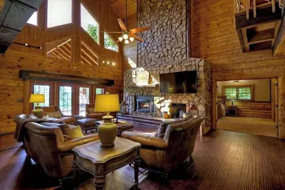 Image de Fox Run Lodge | Hot Tub | Pool Table | Fire Pit