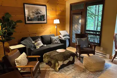 Image de Mountain Retreat near mt Baker, cozy 1bedroom Condo w/ Pool, Hot Tub, Crib, wifi