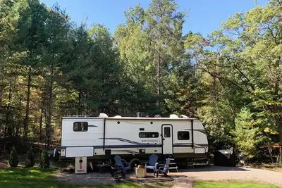 Image de Modern Camper - Castle Rock Lake - Wi Dells - Boat Rental - Dog Friendly.