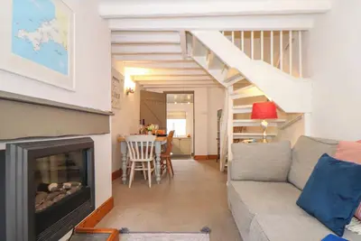 Cobblestone Cottage, family friendly, with a garden in Bude