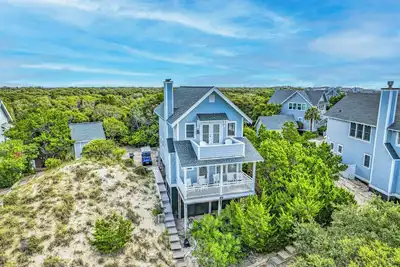Image de Charming cottage nestled high on the dune ridge w/both clubs!