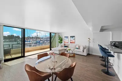 Image de Peridot Palm - Marina Views 2br w/ Private large Patio.