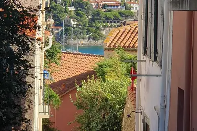Image de Appartement 2 pièces. Au cœur du Mouré calme et proche des centres d’intérêts.