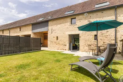 Image de Maison contemporaine avec jardin, Wifi et parking