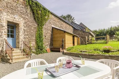 Image de Gîte charmant avec jardin privé, barbecue, parking
