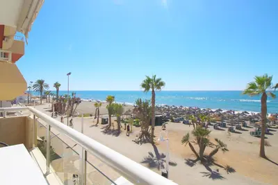 Image de Appartement 3 chambres au bord de la mer, terrasse, proche commodités, idéal pour détente