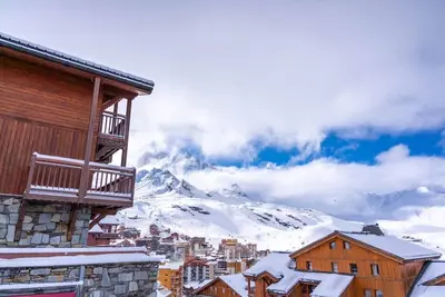 Image de 2ème étage, balcon, cheminée ou poêle à bois, télévision, casier à ski, 90m², Val Thorens