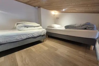 Image de 10m du centre station, 2ème étage, balcon, télévision, casier à ski, 22m², Tignes
