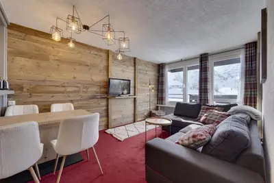 Image de 200m du centre station, 2ème étage, balcon, télévision, casier à ski, 41m², Tignes