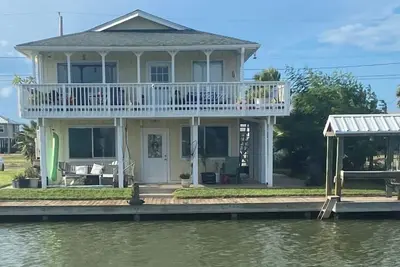 Image de Charming 2-bedroom waterfront house with dock, Ac, and WiFi in Rockport Texas