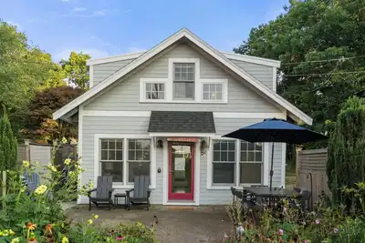 Image de The Ladybug • 2br Cottage Steps 2 Bearskin Neck • 2 Parking Spaces, Patio, Grill