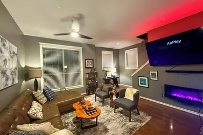 Image de Luxury Townhouse~ Great Location