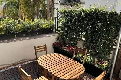 Image de Appartement entier avec 2 chambres et 2 salles de bains au centre historique.
