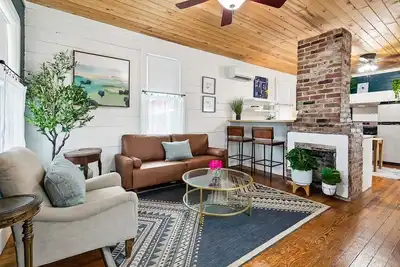 Image de Charming 2 br located near Lsu & other amenities. Wifi included. Pet Friendly.