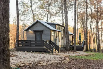 Image de Still Waters Tiny Home: Waterfront/Kayaks/HotTub