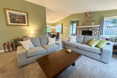 Image de Captains Quarters - 4 bdrm, newly remodeled - walk to the beach