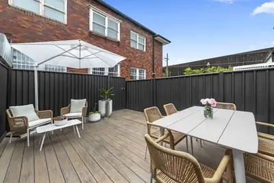 Image de Peaceful 2 bedroom with private backyard and Bbq
