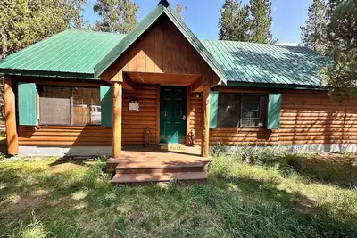 Image de Charming 4-bedroom cabin with Ac and WiFi, and hot tub in Island Park.