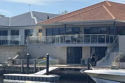 Image de Port Bouvard Escape – large canal home with private jetty