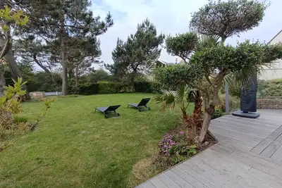 maison a deux pas du centre bourg et a moins de  3 km des  plages de sable