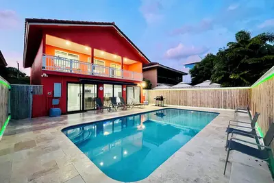 Image de Very large 4 bedroom house-restaurants-central-heated pool-balconies