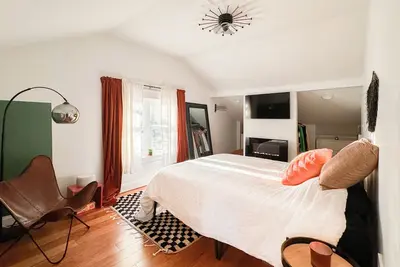 Image de 2-bedroom 2 bath Oasis in Royal Oak with Office, Gym, WiFi
