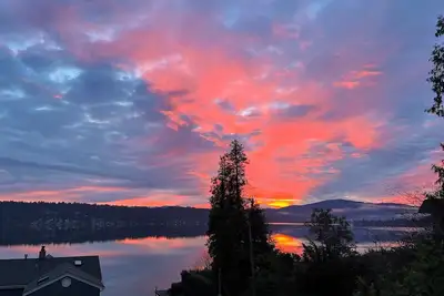 Image de Beautiful Lakeview house, centrally located