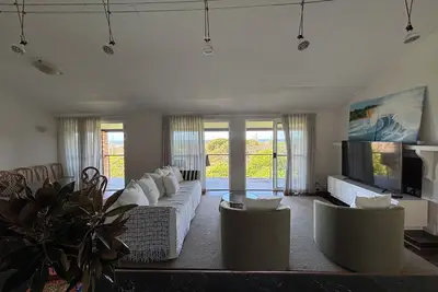Image de Beachfront house on beautiful One Mile Beach