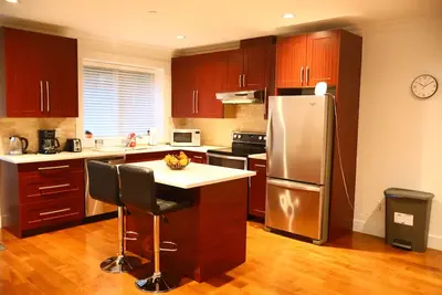 Image de Quiet & Spacious Escape in North Vancouver