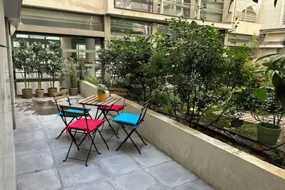 Image de Paris Xviii Place Clichy Appartement 2 Pieces avec pkg. Au pied de Montmartre.
