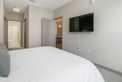 Image de Landing at Avalon at Seven Springs Apartments - 2 Bedrooms in Seven Springs