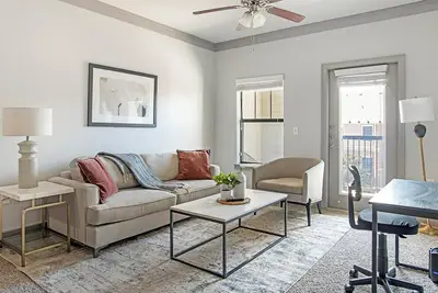 Image de Landing at The Avenues at Carrollton - 3 Bedroo. . .