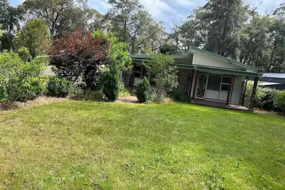 Image de Peaceful mountains cottage stay. 5min drive to Springwood town and train line.