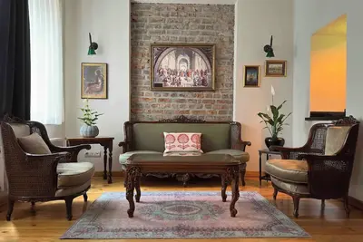 Image de 2Br, 2Ba, 1st Floor of Historical Building, Galata