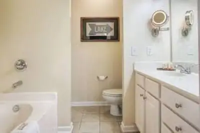 Image de 3Bed\/3Bath Deluxe at Lake Marion!