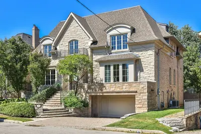 Image de Stunning 8000sf North York home!