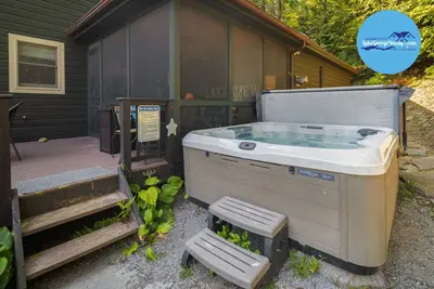 Image de Lakeview Lodge|Hot Tub|9 Beds|Pet Friendly|Dock Slip|Lake Views|