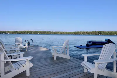Image de Lake Muskoka | Hot Tub | 3 Bdrm | 1 Bath | Waterfront | Hiking & Golf Nearby