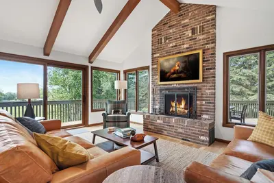 Image de The Hideout: Luxe Birchwood Escape w/ Hot Tub