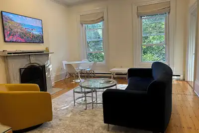 Image de Charming 2bed/2bath condo on one of Boston's most desirable streets-Pet friendly