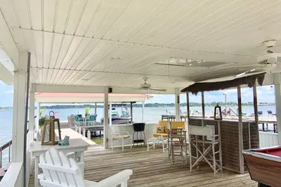 Image de Charming Lakeside 3-bedroom cottage in awesome White Lake with Ac, WiFi
