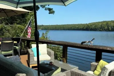 Image de Charming 2-bedroom waterfront cottage in welcoming Barrington with deck and WiFi